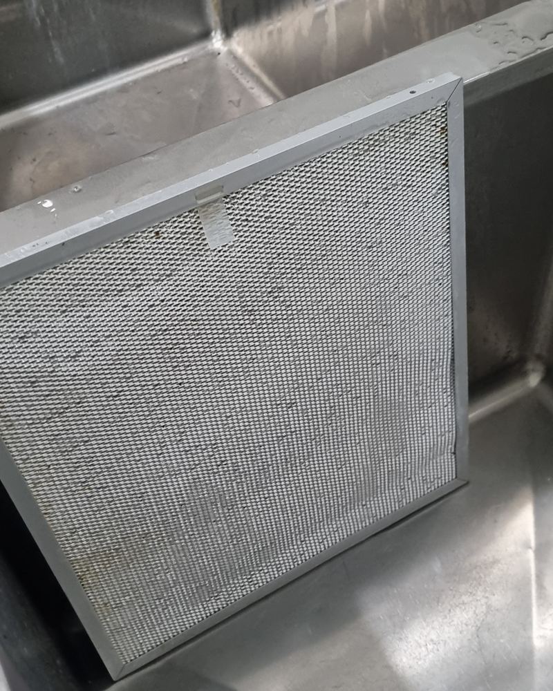 Rangehood filter after cleaning